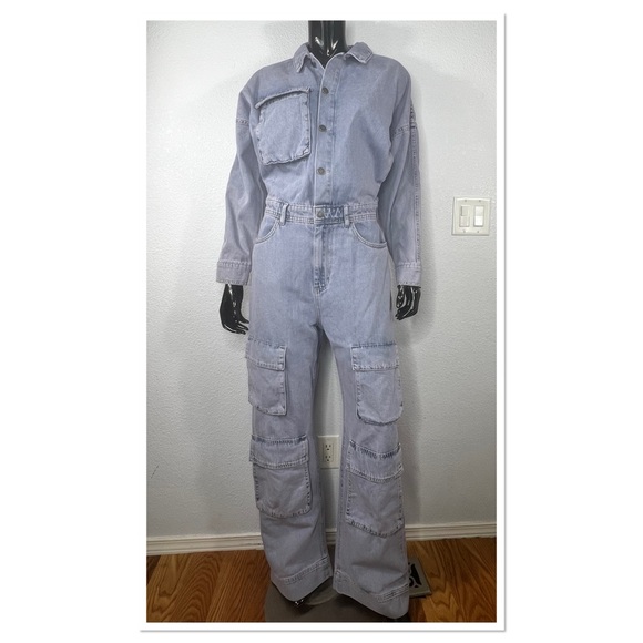 Nasty Gal Blue Denim Multi Pocket Acid Wash Button Front Jumpsuit Sz 8 NWT